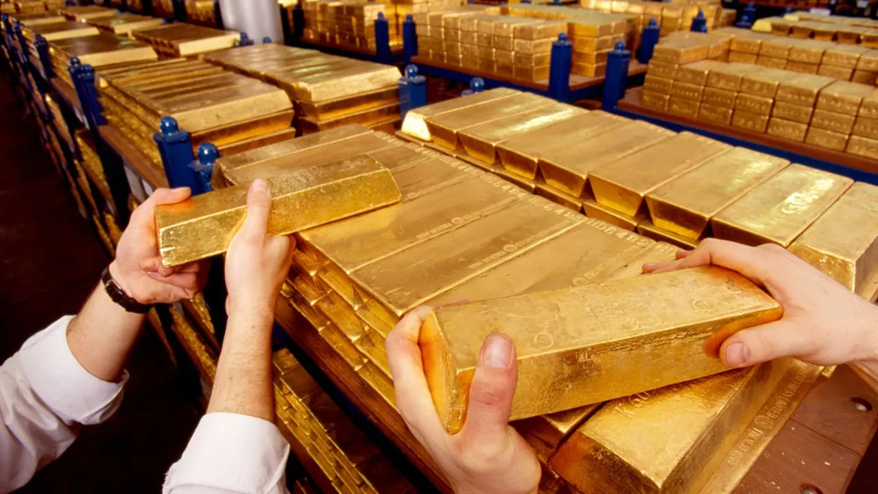 Les raisons derrière la prévision d’or à 5000 dollars