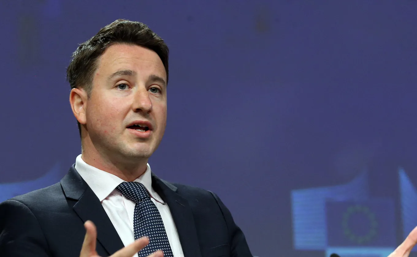 Taxe Zucman : Redistribution des Richesses par les Plus Fortunés
